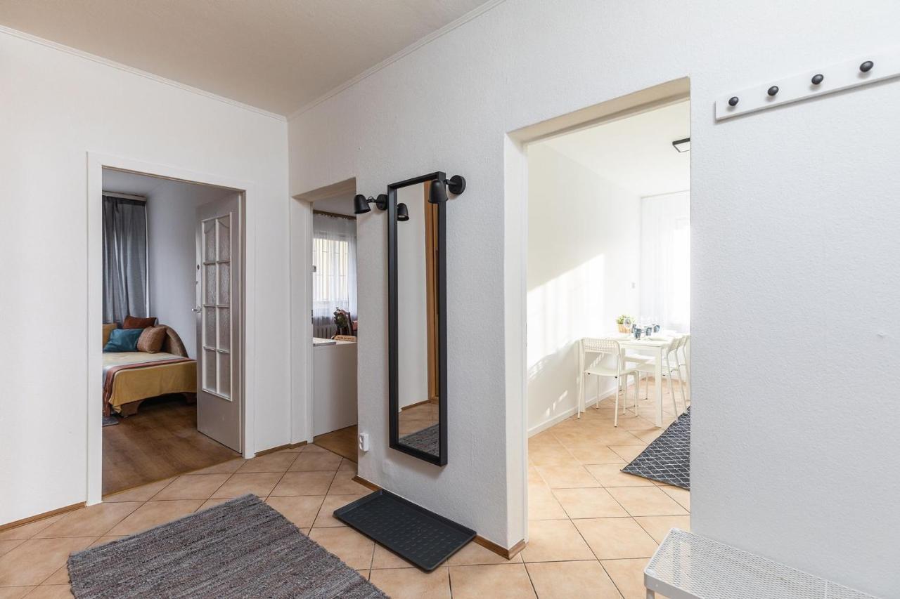 Room, Pirenejska 20 Cozy Rooms Варшава Экстерьер фото